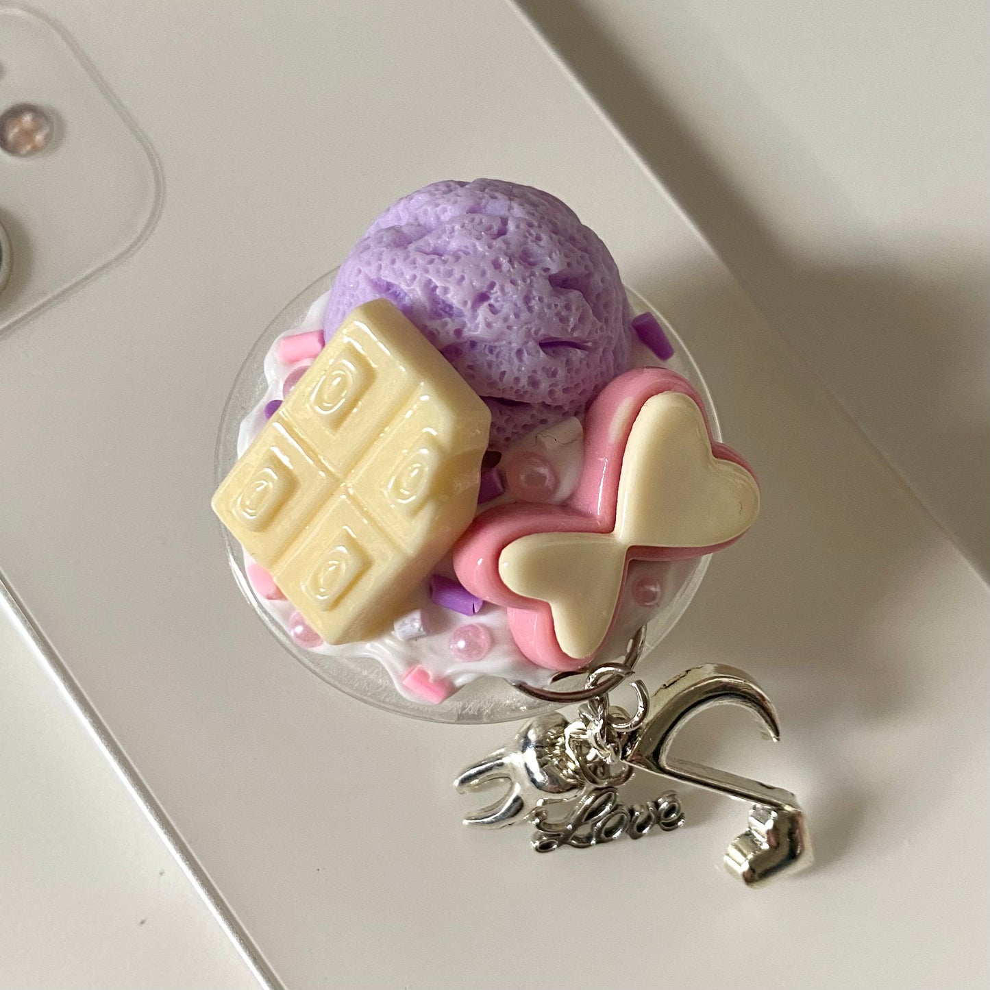 𝓉𝒶𝓇ℴ 𝒹ℯ𝓁𝒾𝑔𝒽𝓉 phone grip