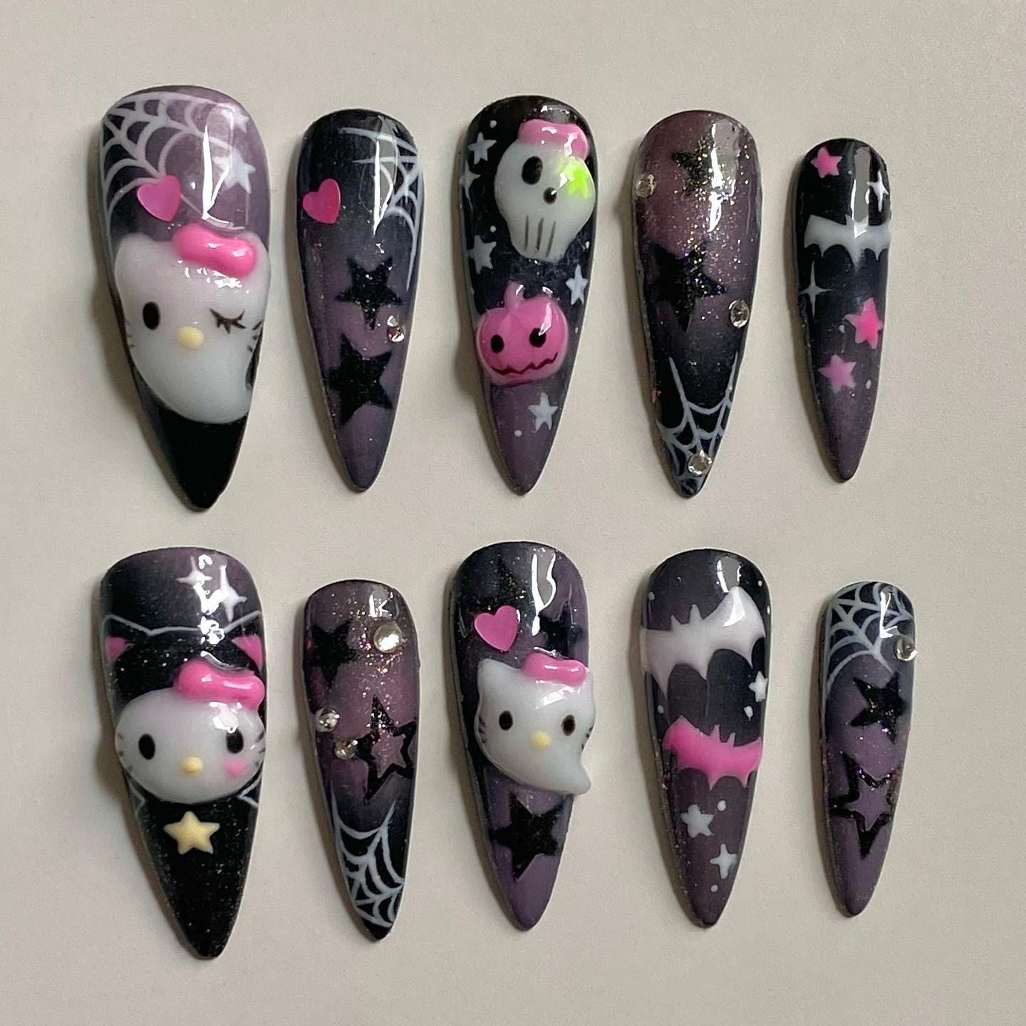 Spooky Hello Kitty Glow in the dark set 🕸 ⋆｡°✩