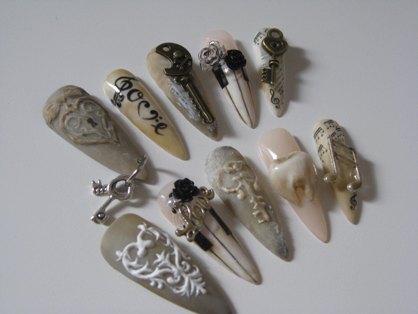 Music to my ears, key to my heart set ♬⋆ ໋.🗝࣪ 𓈒 . 𓏲𝄢