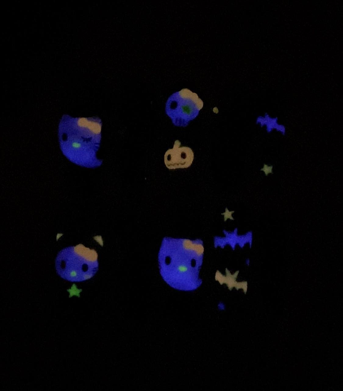 Spooky Hello Kitty Glow in the dark set 🕸 ⋆｡°✩